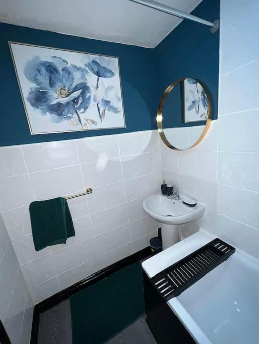 Beautiful House Off-Road Free Parking Villa Farnworth Dış mekan fotoğraf